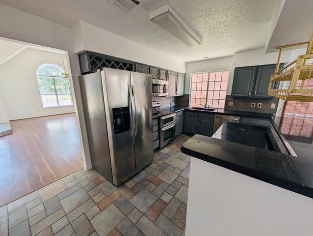 309 Red River Trail, Irving, TX 75063