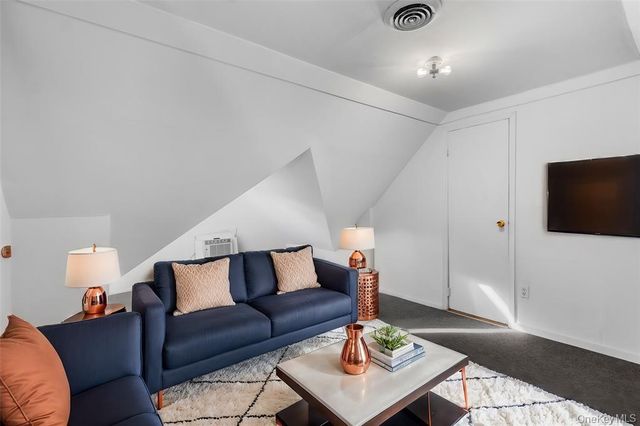 7 May Street, Poughkeepsie, NY 12603