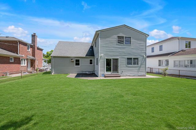 161 Rose Lane, New Hyde Park, NY 11040