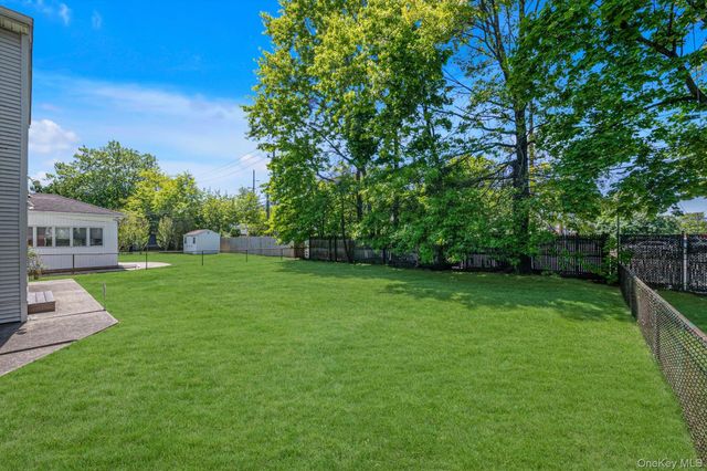 161 Rose Lane, New Hyde Park, NY 11040