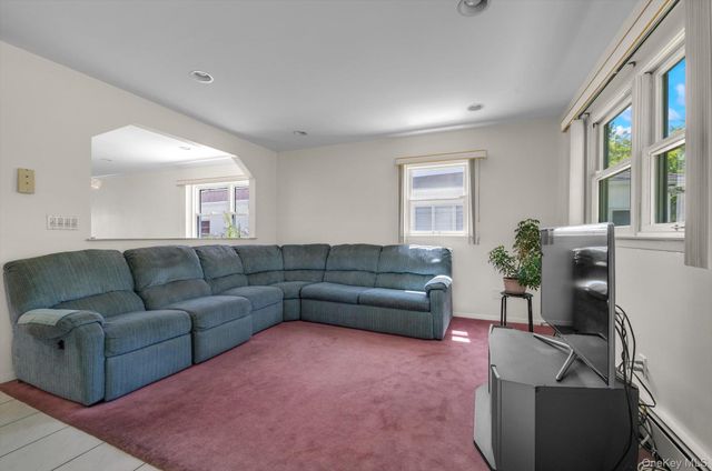 161 Rose Lane, New Hyde Park, NY 11040