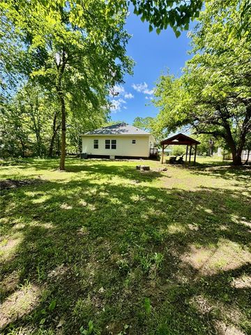 312 N West Avenue, Lincoln, AR 72744