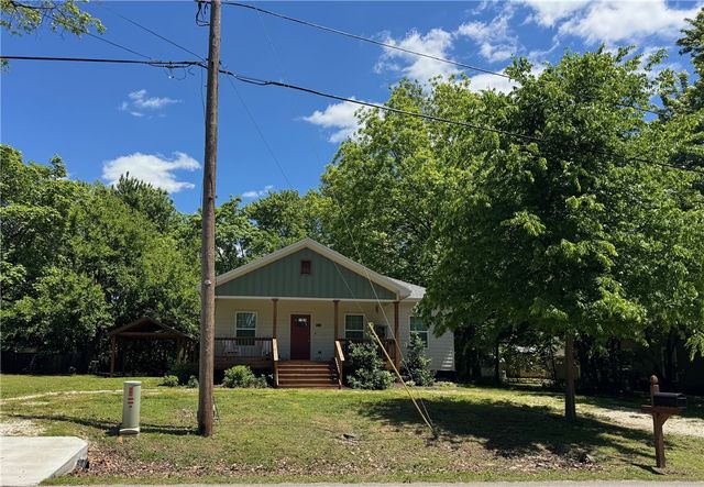 312 N West Avenue, Lincoln, AR 72744