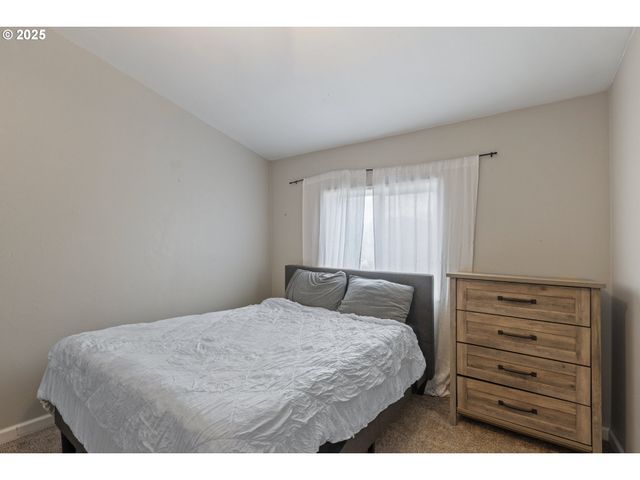 201 HEAVENLY Ct, Sutherlin, OR 97479