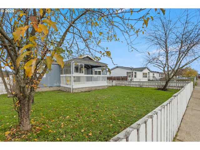 201 HEAVENLY Ct, Sutherlin, OR 97479