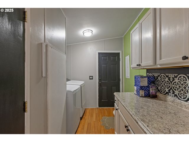 201 HEAVENLY Ct, Sutherlin, OR 97479