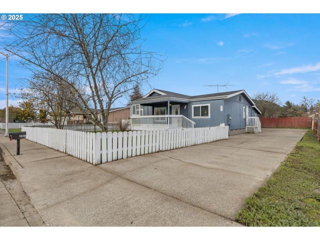 201 HEAVENLY Ct, Sutherlin, OR 97479