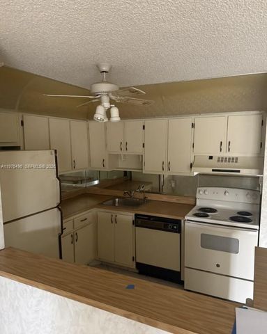 10753 W Clairmont Cir 106, Tamarac, FL 33321