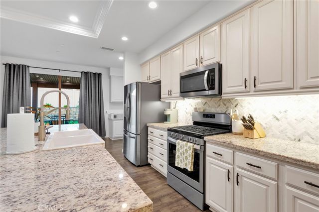 7249 Dayton, Hesperia, CA 92345