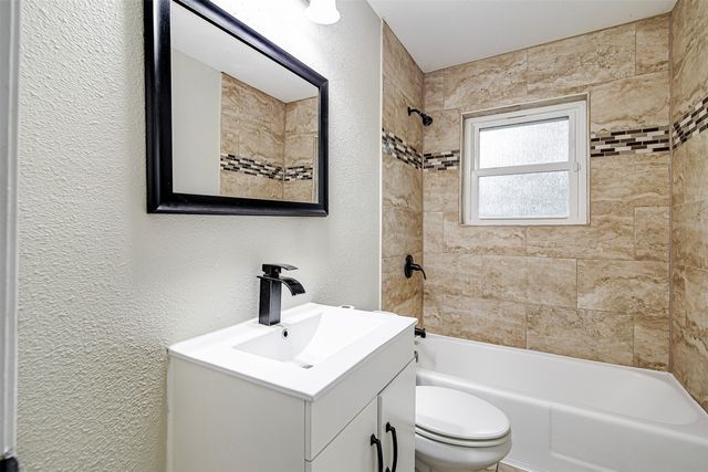 2127 E Mitchell Street, Arlington, TX 76010