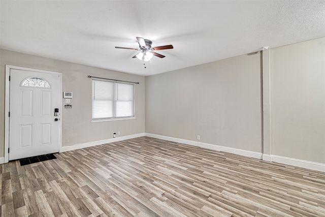 2127 E Mitchell Street, Arlington, TX 76010