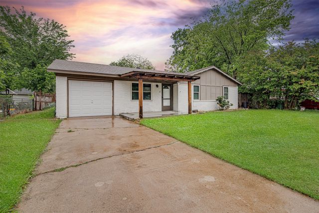 2127 E Mitchell Street, Arlington, TX 76010