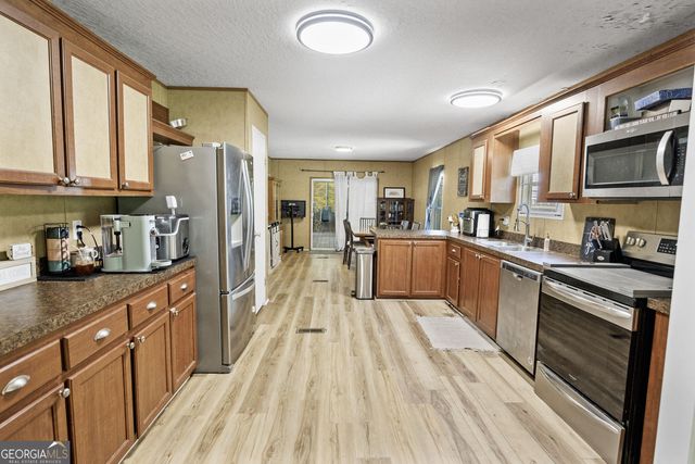 1575 Davis Road W, Fairmount, GA 30139