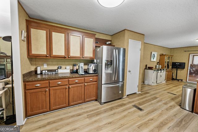 1575 Davis Road W, Fairmount, GA 30139