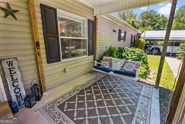 1575 Davis Road W, Fairmount, GA 30139