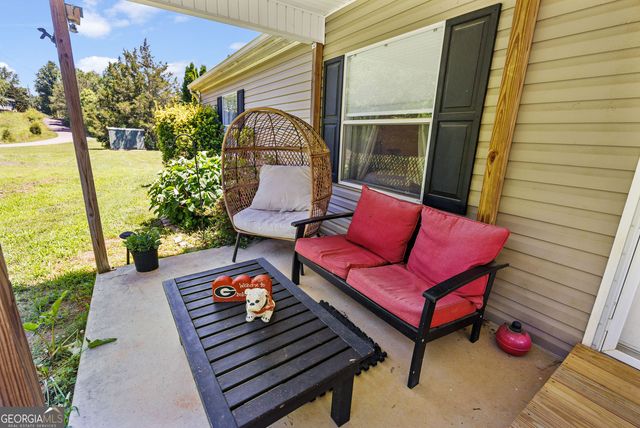 1575 Davis Road W, Fairmount, GA 30139