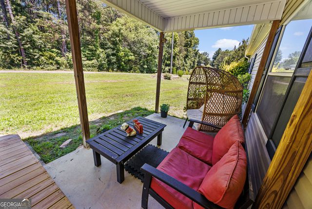 1575 Davis Road W, Fairmount, GA 30139