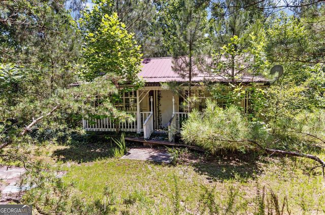 1575 Davis Road W, Fairmount, GA 30139