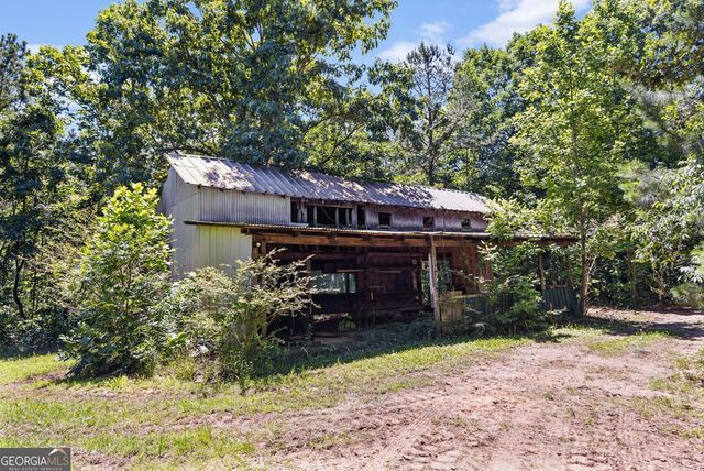 1575 Davis Road W, Fairmount, GA 30139