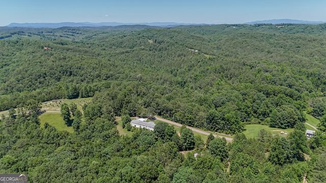 1575 Davis Road W, Fairmount, GA 30139
