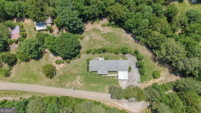 1575 Davis Road W, Fairmount, GA 30139