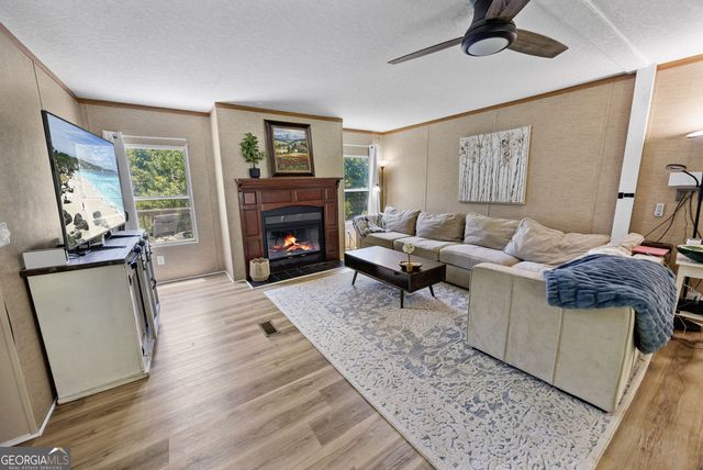 1575 Davis Road W, Fairmount, GA 30139