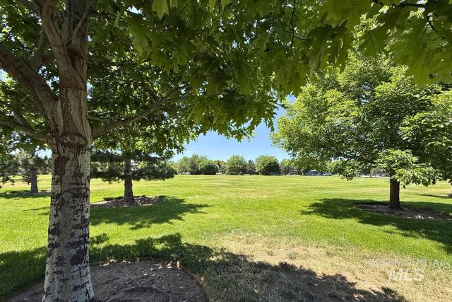10122 W Shelborne Drive, Boise, ID 83709