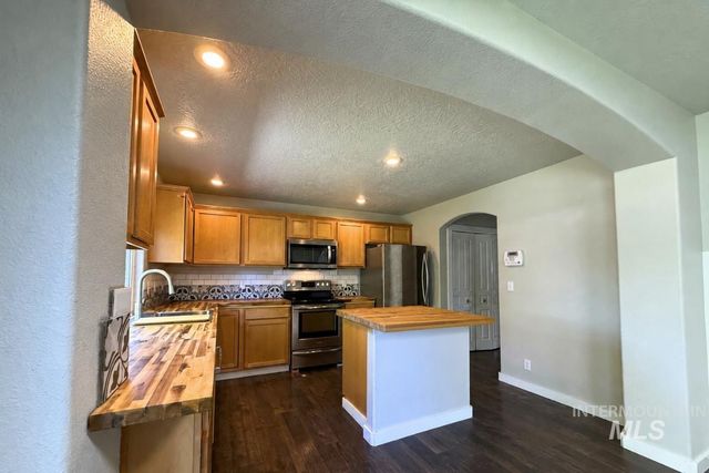10122 W Shelborne Drive, Boise, ID 83709