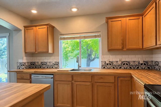 10122 W Shelborne Drive, Boise, ID 83709