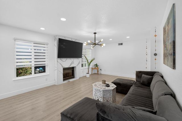 4133 Singing Tree Way, Antelope, CA 95843