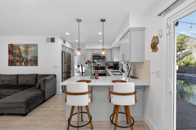 4133 Singing Tree Way, Antelope, CA 95843