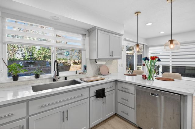 4133 Singing Tree Way, Antelope, CA 95843