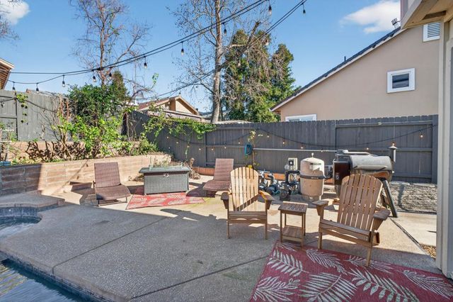 4133 Singing Tree Way, Antelope, CA 95843