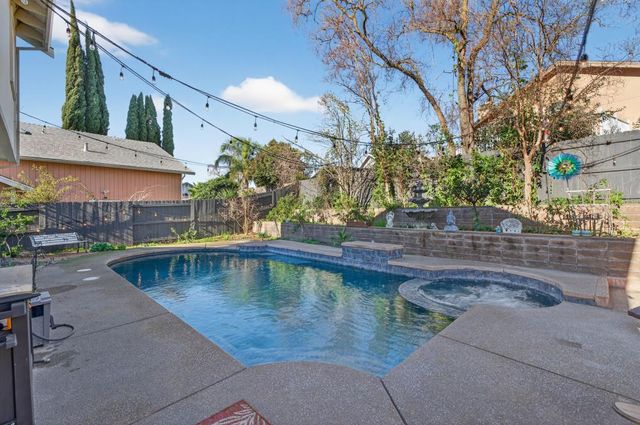 4133 Singing Tree Way, Antelope, CA 95843