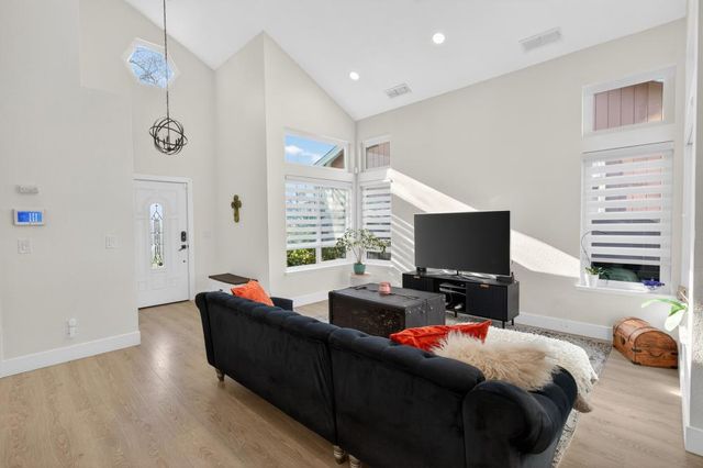 4133 Singing Tree Way, Antelope, CA 95843