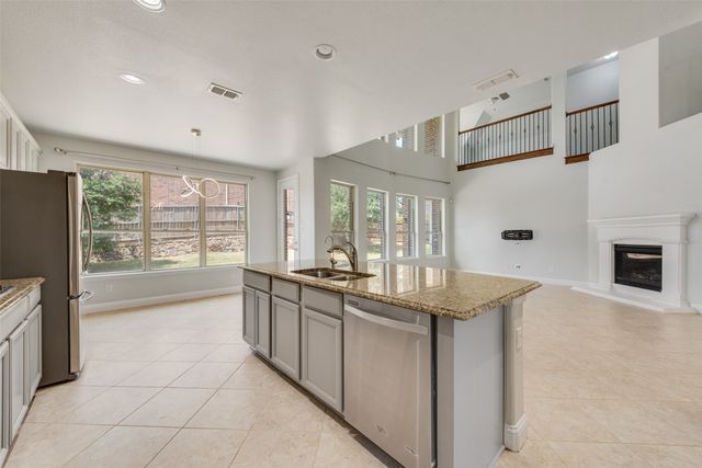 419 Aylesbury Drive, Roanoke, TX 76262