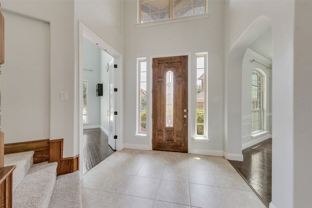 419 Aylesbury Drive, Roanoke, TX 76262