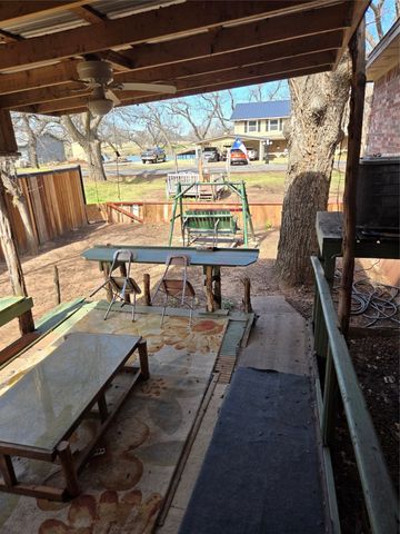 104 Shadowglenn Drive, Weatherford, TX 76087