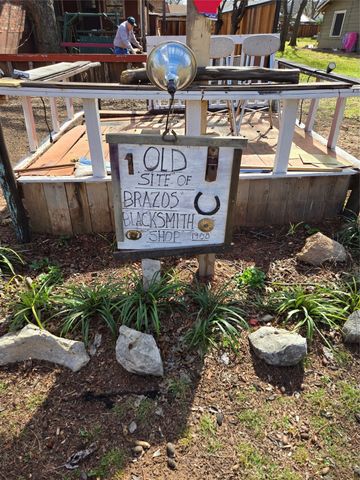 104 Shadowglenn Drive, Weatherford, TX 76087
