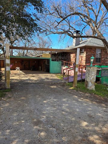 104 Shadowglenn Drive, Weatherford, TX 76087