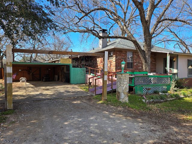 104 Shadowglenn Drive, Weatherford, TX 76087