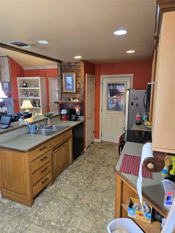 104 Shadowglenn Drive, Weatherford, TX 76087