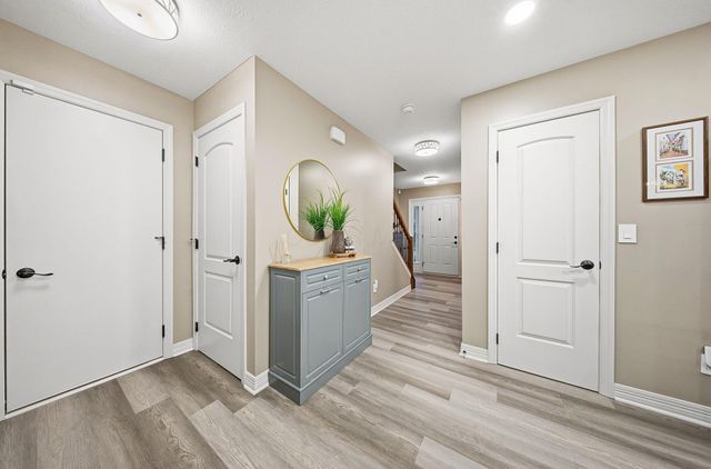 565 Apple Valley Circle, Delaware, OH 43015