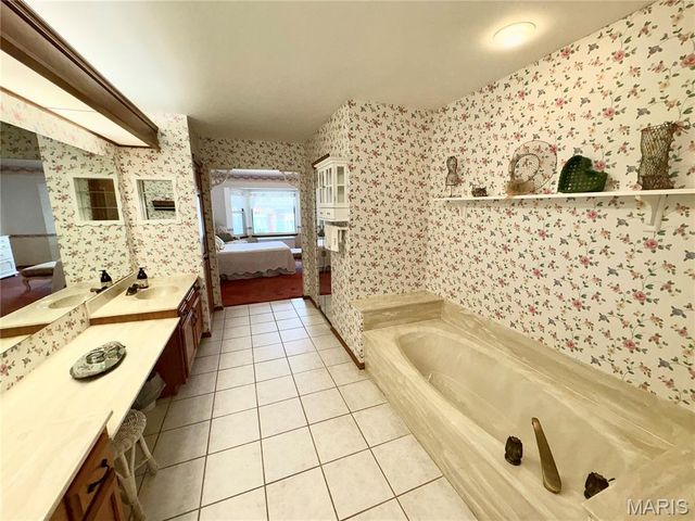 15803 Harris Ridge Court, Chesterfield, MO 63017