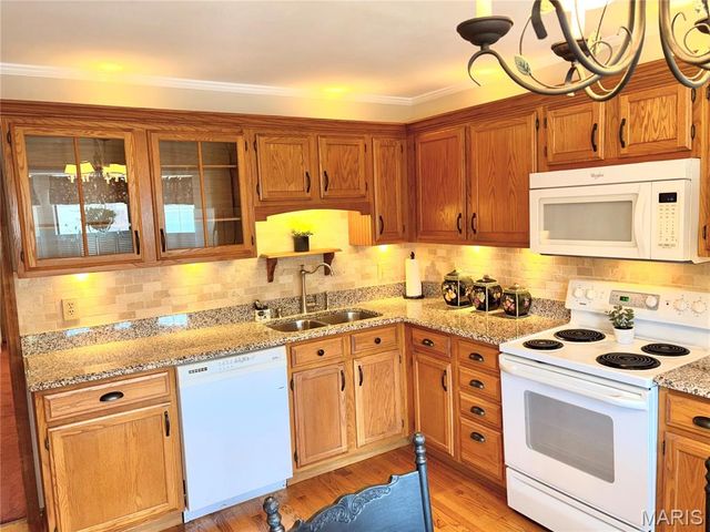 15803 Harris Ridge Court, Chesterfield, MO 63017