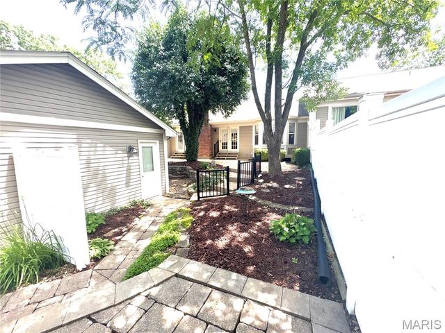 15803 Harris Ridge Court, Chesterfield, MO 63017