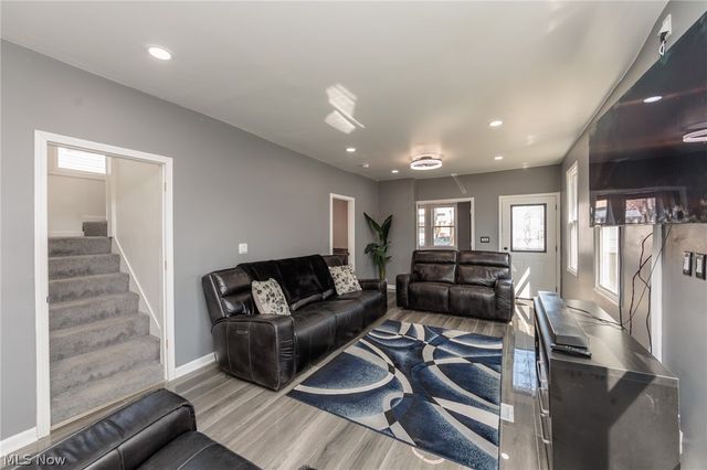 5811 Madison Avenue, Cleveland, OH 44102