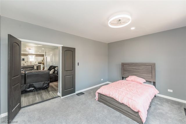 5811 Madison Avenue, Cleveland, OH 44102