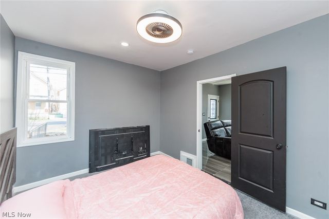 5811 Madison Avenue, Cleveland, OH 44102