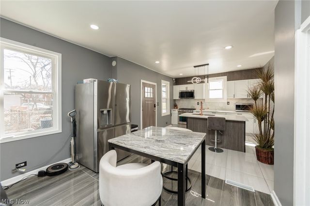 5811 Madison Avenue, Cleveland, OH 44102